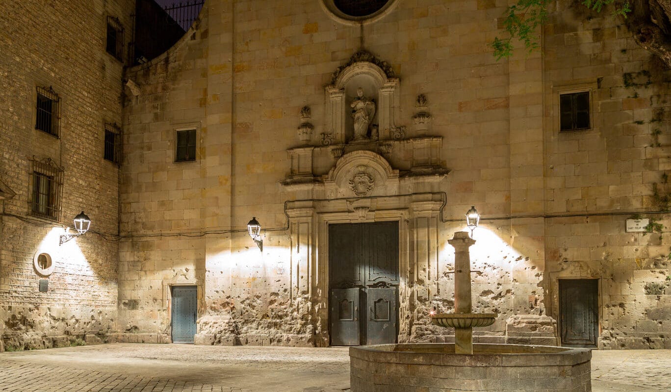 Plaça de Sant Felip Neri is A very old building located in the Jewish Quarter of Barcelona's Gothic Quarter.