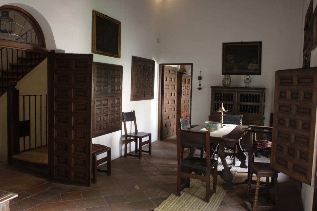 Inside of a home of Lope de Vega that is set back in the 17th century.