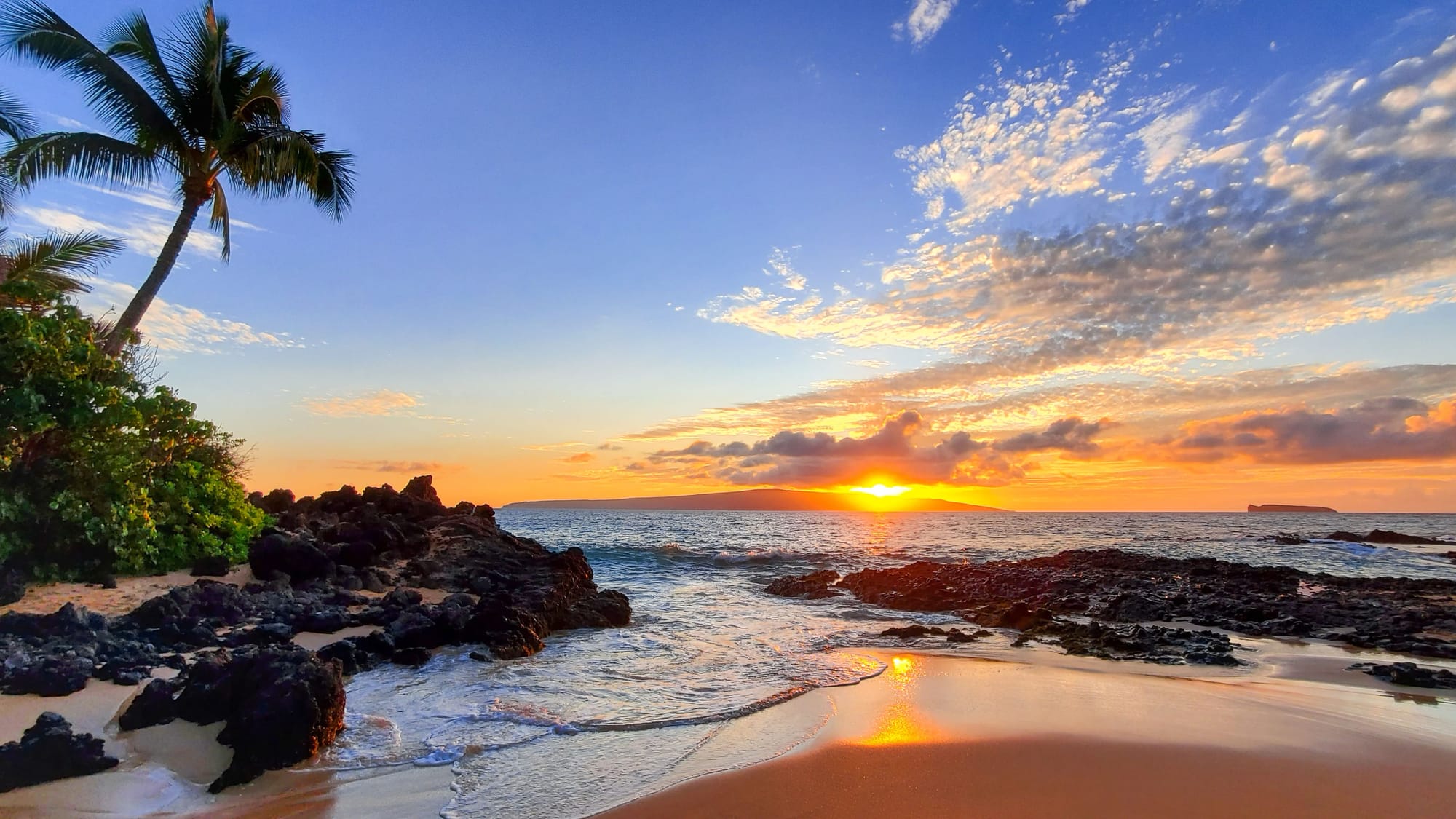 Makena Cove (Secret Beach) - Sunset in Maui