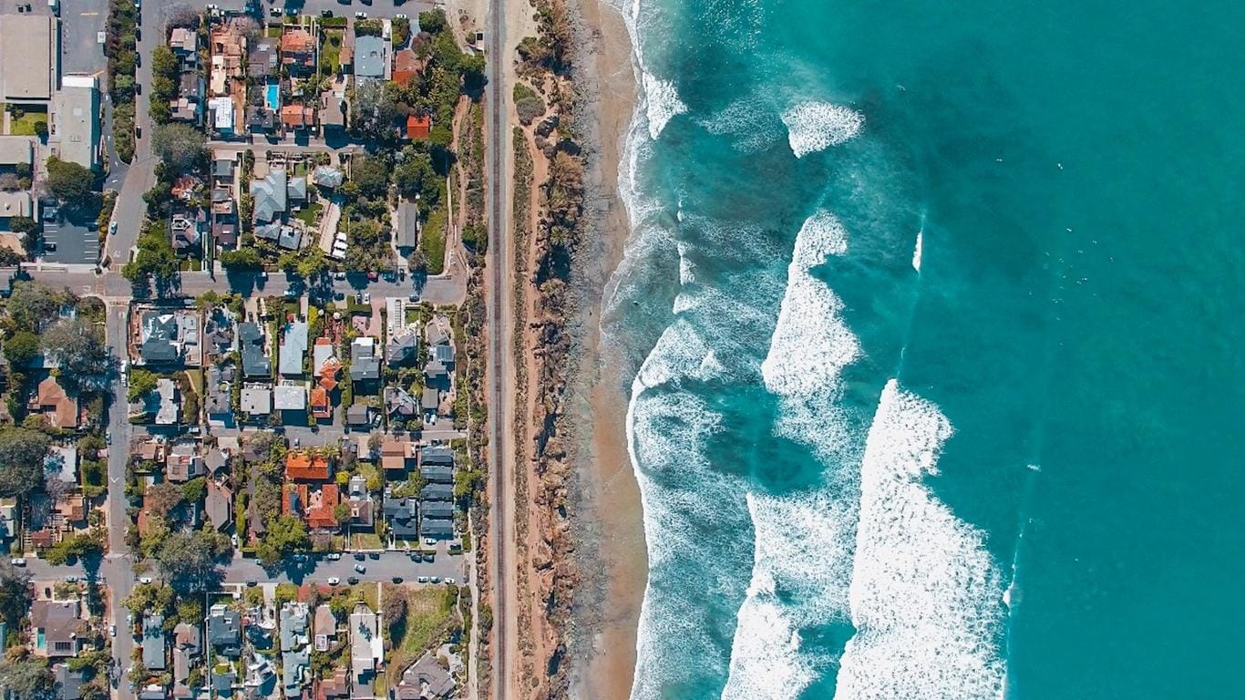 Ariel view of Del Mar Beach in San Diego.