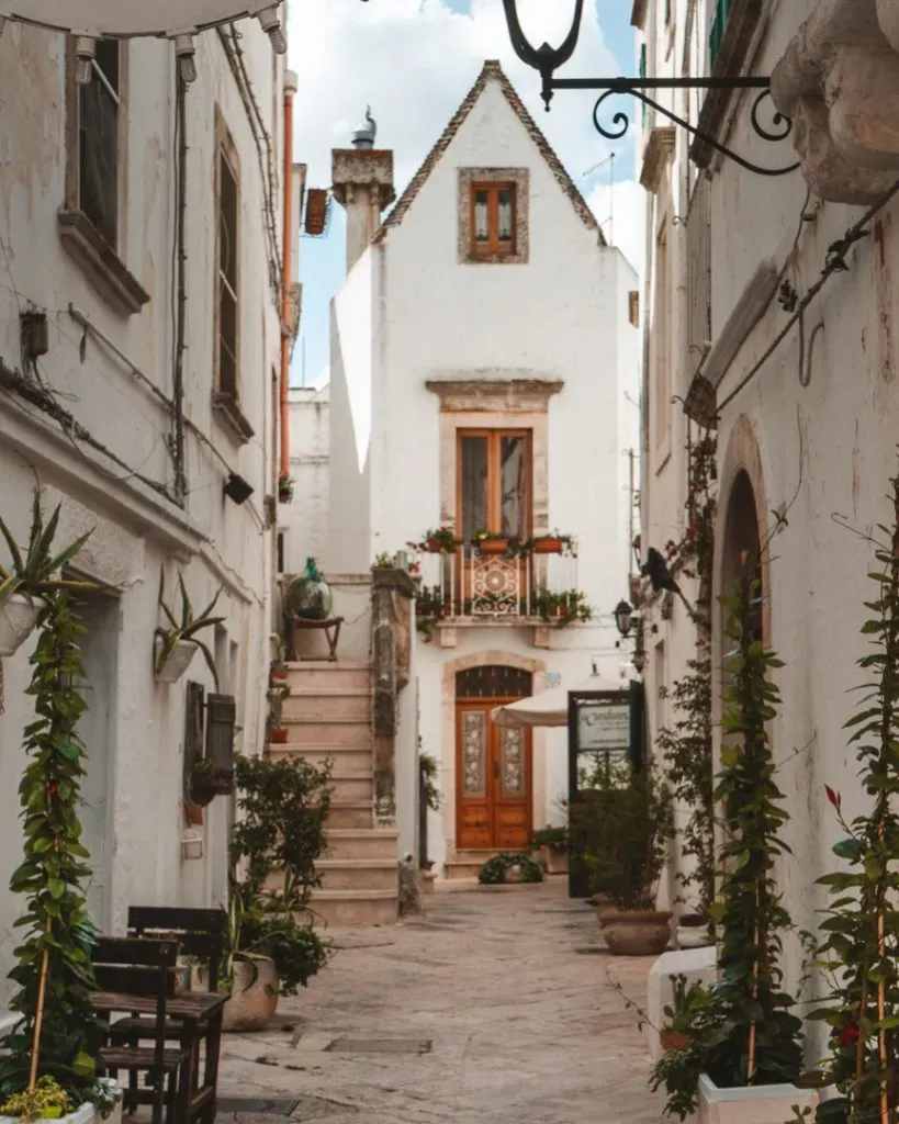 Locorotondo alleyway that is scenic.