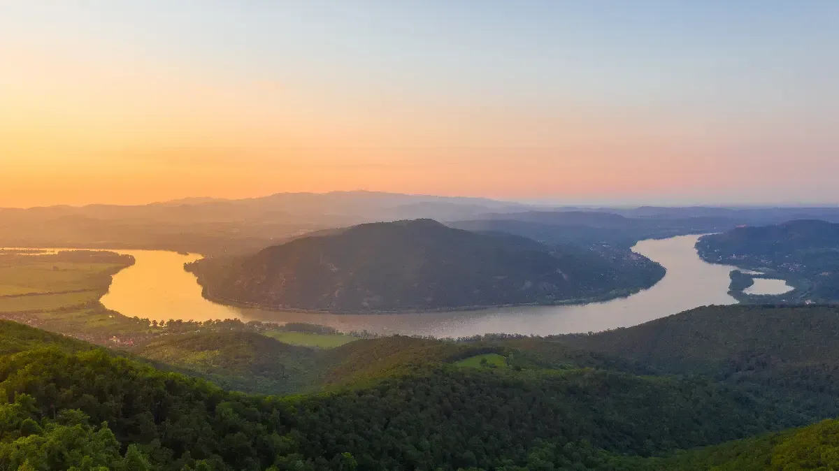 Danube Bend in Hungary see from Prédikálószék trail.
