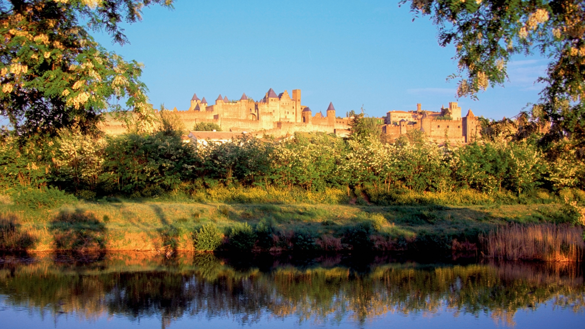 12 Best Places to Visit In France For Natural Wonders & History