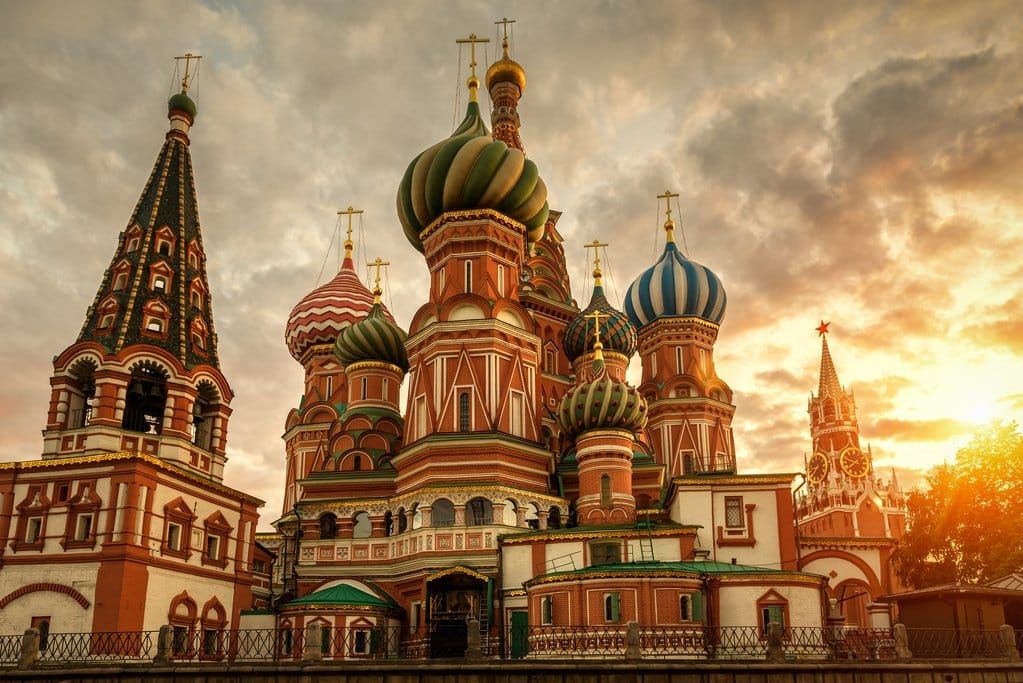Cheapest & Most Expensive Times To Visit Saint Petersburg