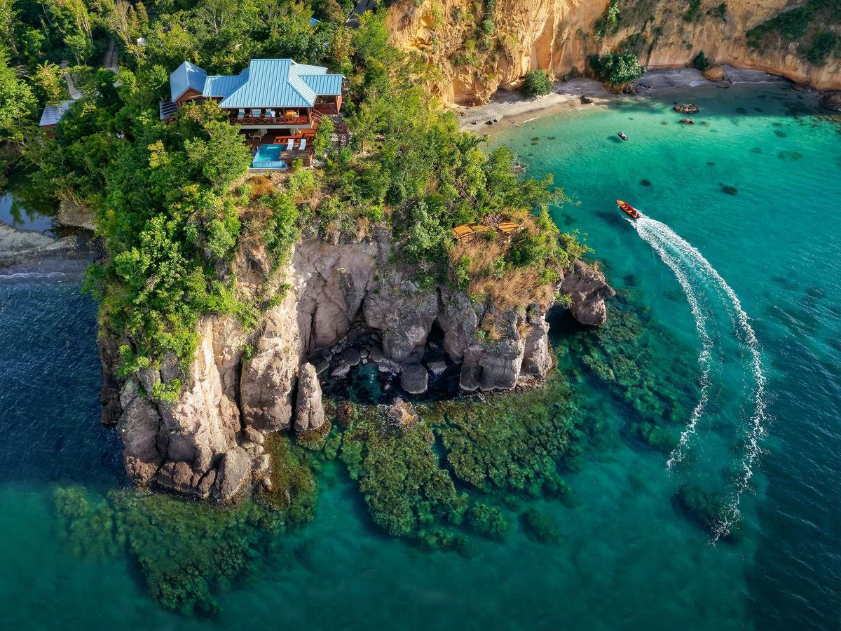 Cheapest and Most Expensive Times to Visit Dominica