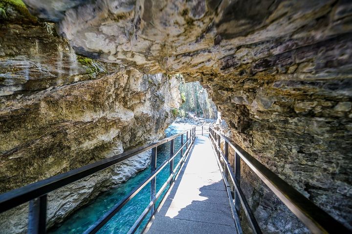 The "Most Popular Hiking Trails On Banff National Park 