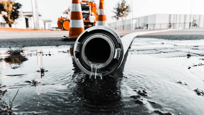 Leaky Event-Based Microservices’ Integration