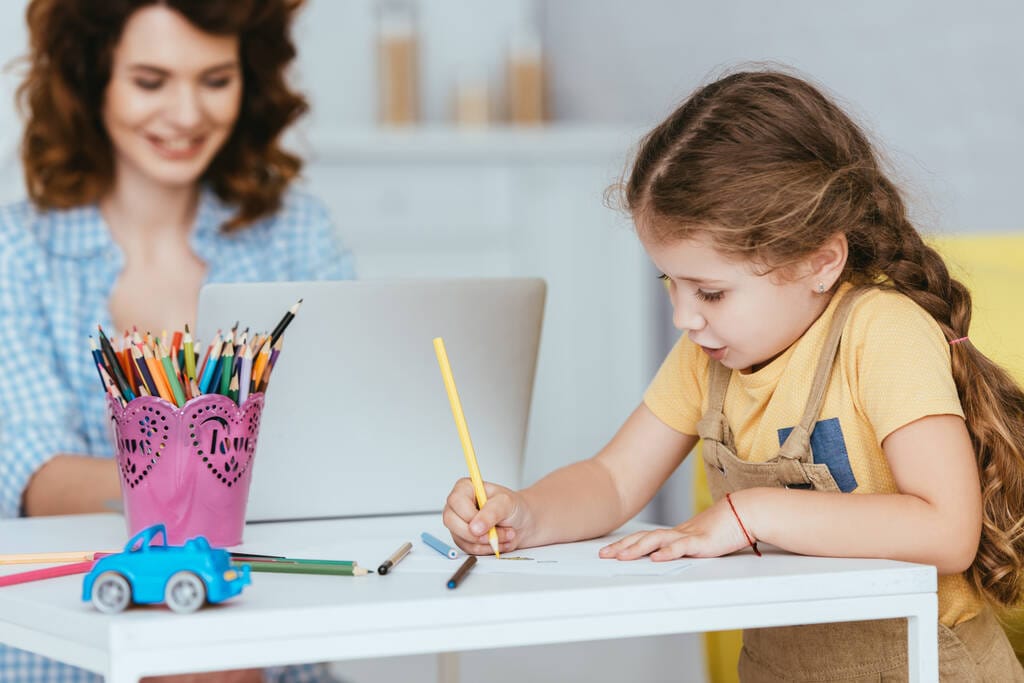Girl Drawing - Free drawing websites for kids