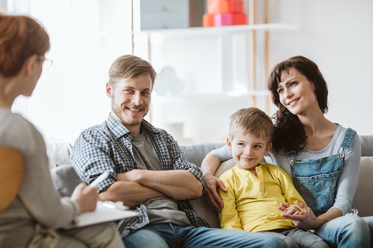Therapist with family - Parenting Therapy