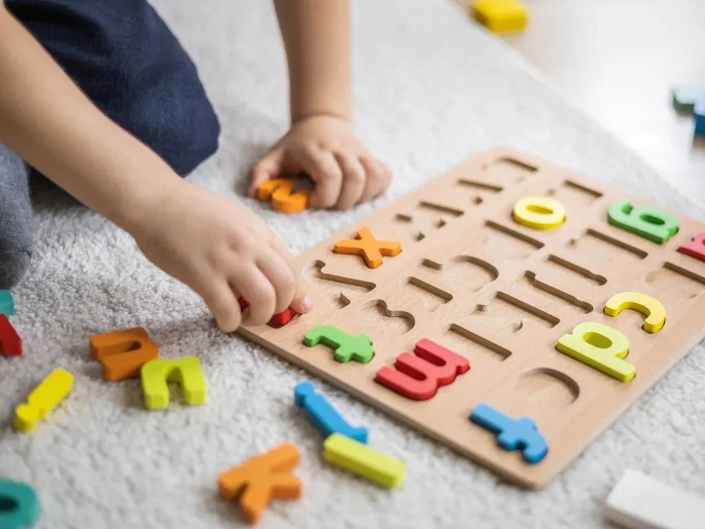 child learning from a game - Preschool Learning Games