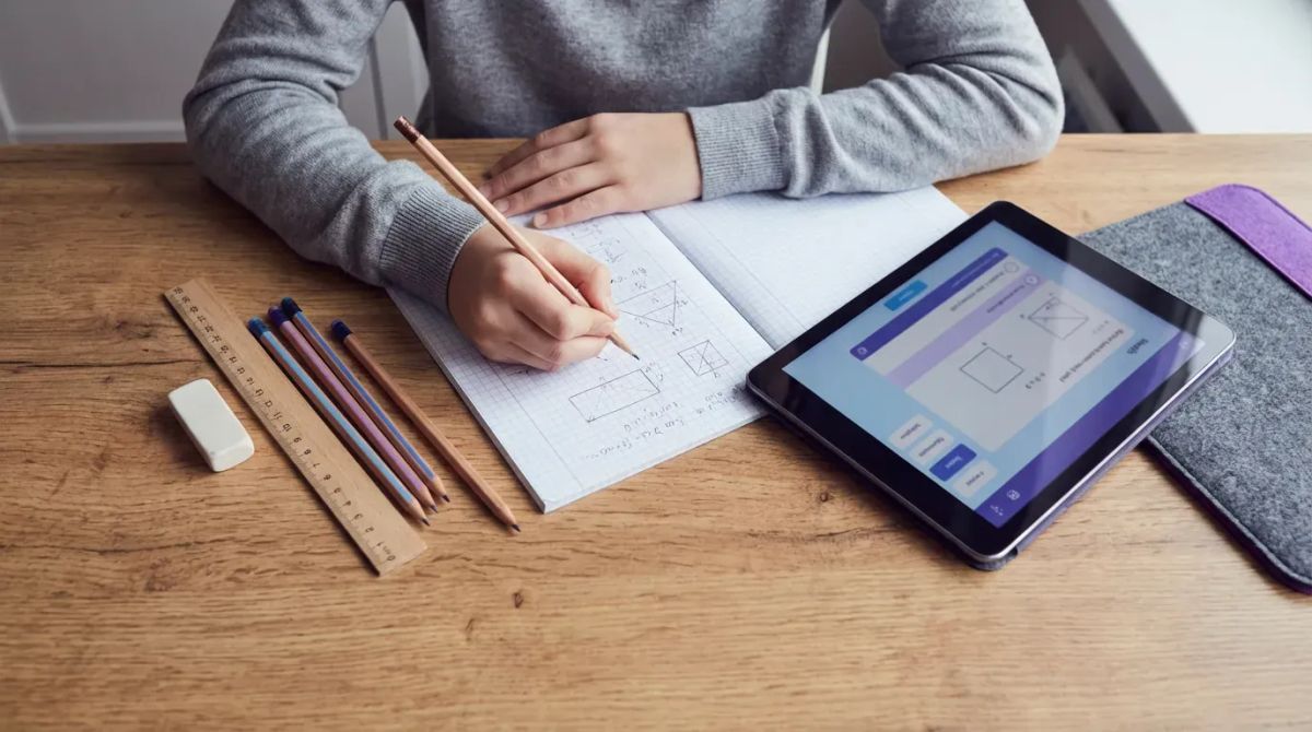 Kid solving maths - Homeschool Math Curriculum 