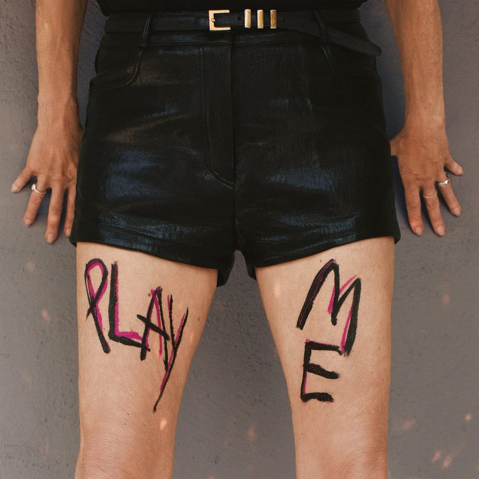 Kim Gordon – PLAY ME