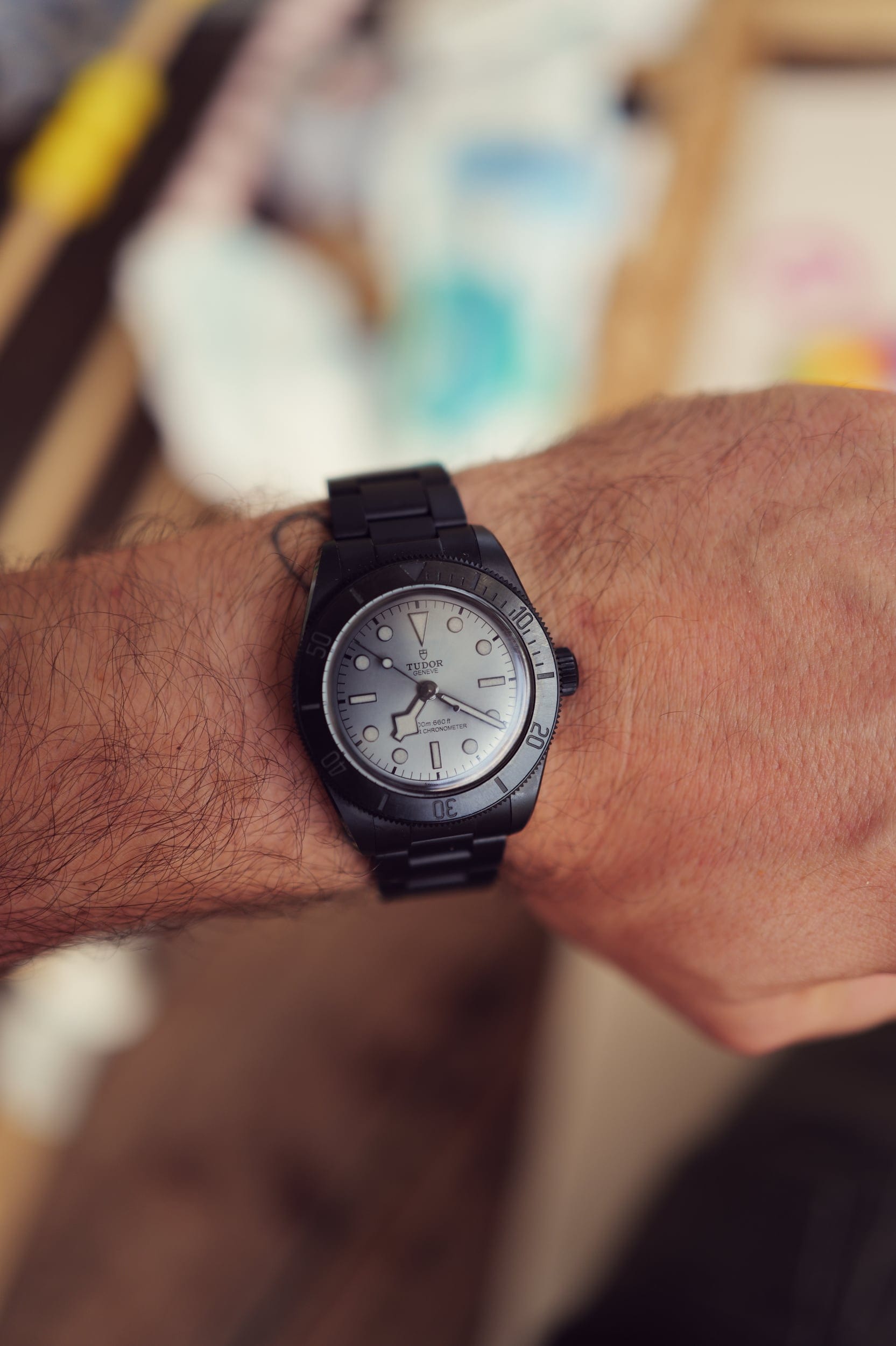 Tudor Black Bay Ceramic am Handgelenk — 41 mm, die sich wie 39 tragen