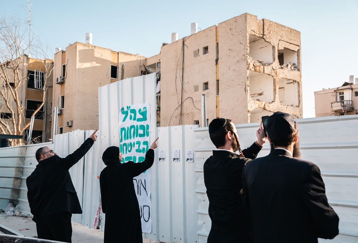 Arad: registro visual del impacto de misiles iraníes en una zona residencial de Israel