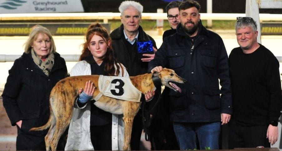 Shannon Brown announced as GBGB Kennelhand of the Year