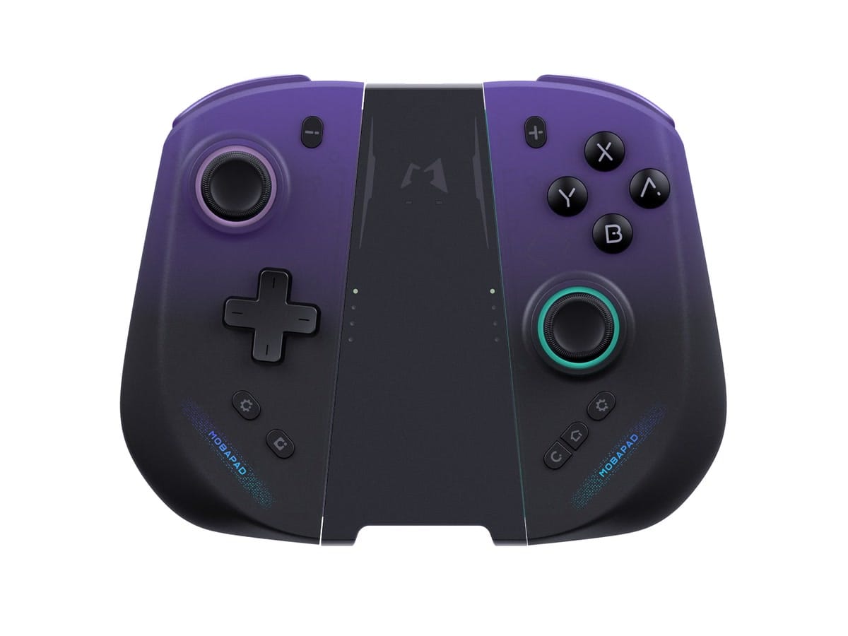 The Mobapad M12 Pro controllers attached to the MA21 charging grip