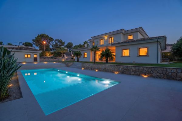 Luxury villa for sale in Nova Santa Ponsa, Southwest Mallorca, with private pool near golf