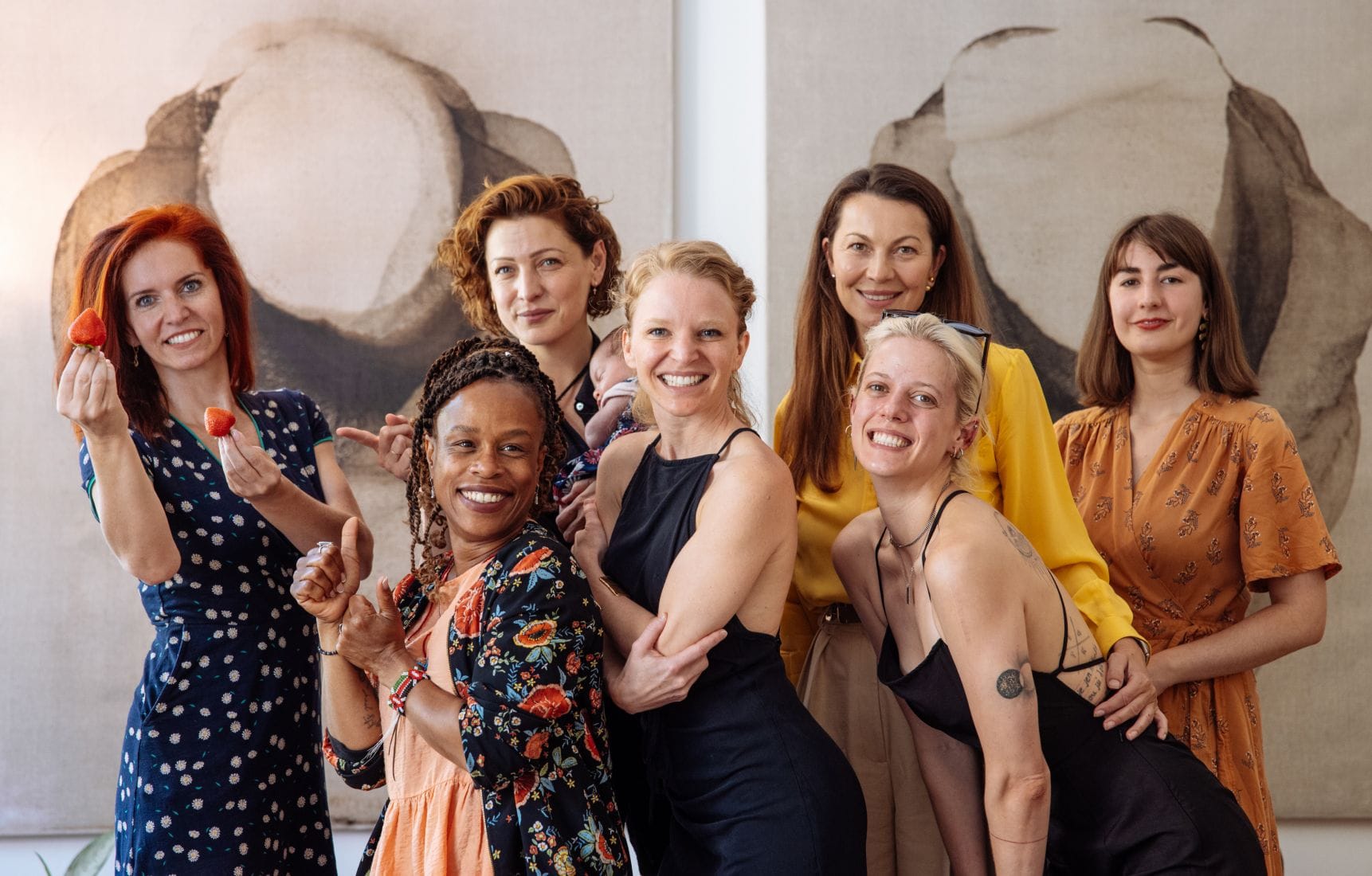 Významné české osobnosti a ambasadorky značky Whoop·de·doo podporují letní crowdfundingovou kampaň proti menstruační chudobě.