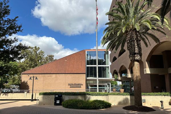 City Council Votes to Repeal Commemorative Flag Policy