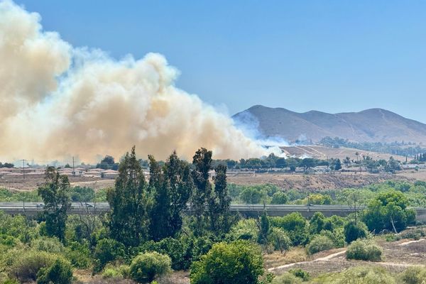 Fire Crews Quickly Contain Mandalay Wilderness Fire, Evacuation Orders Lifted