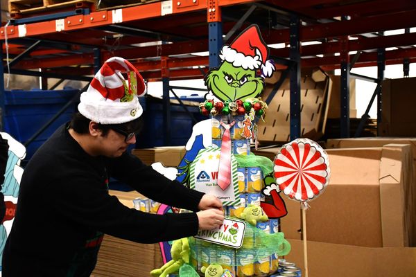 Holiday Giving Guide: Ways to Support Neighbors This Season