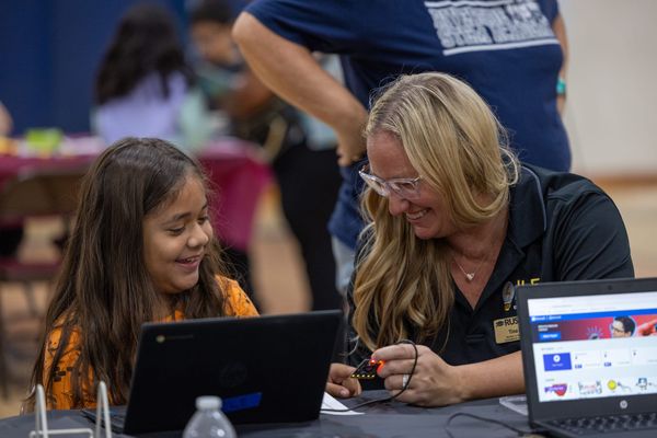Riverside Unified Earns State Golden Bell Award for STEM Pathway Programs
