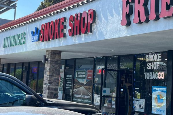 City Council Approves New Distance Rules for Smoke Shops