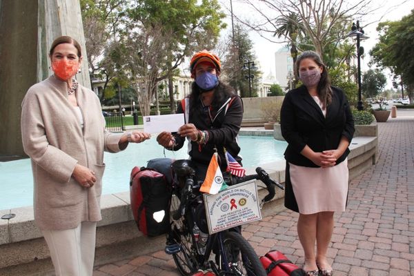Indian activist rides into Riverside