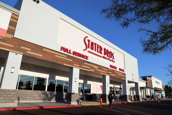Gateway to Riverside shopping center has a new look and name – Citrus Landing