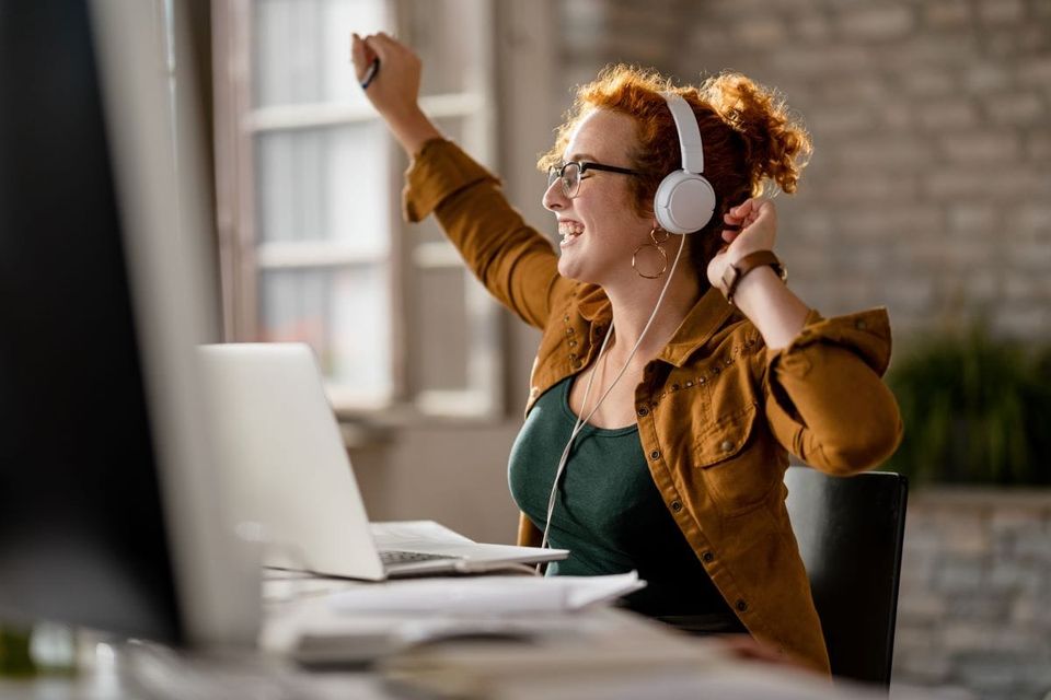 The Soundtrack To Productivity: How Music Affects Your Work Performance