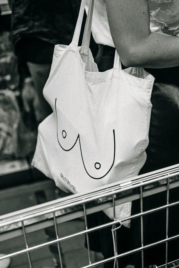 How Customer satisfaction affects customer loyalty in retail