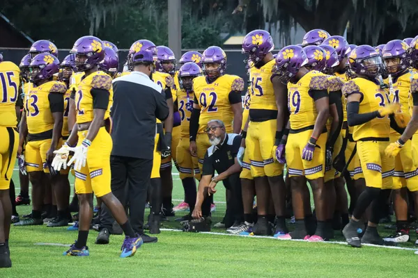 Ky'mani Henry's 89-Yard Kickoff Return Sparks Karr in 31-0 Win Over Holy Cross