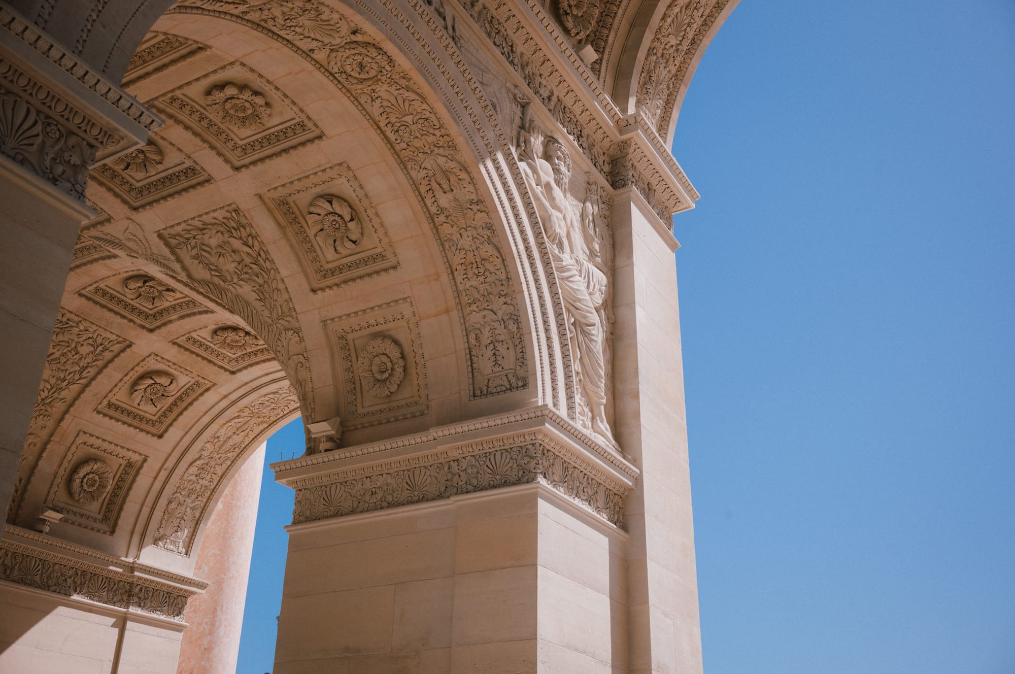 Under the Arc de Triomphe du Carrousel.