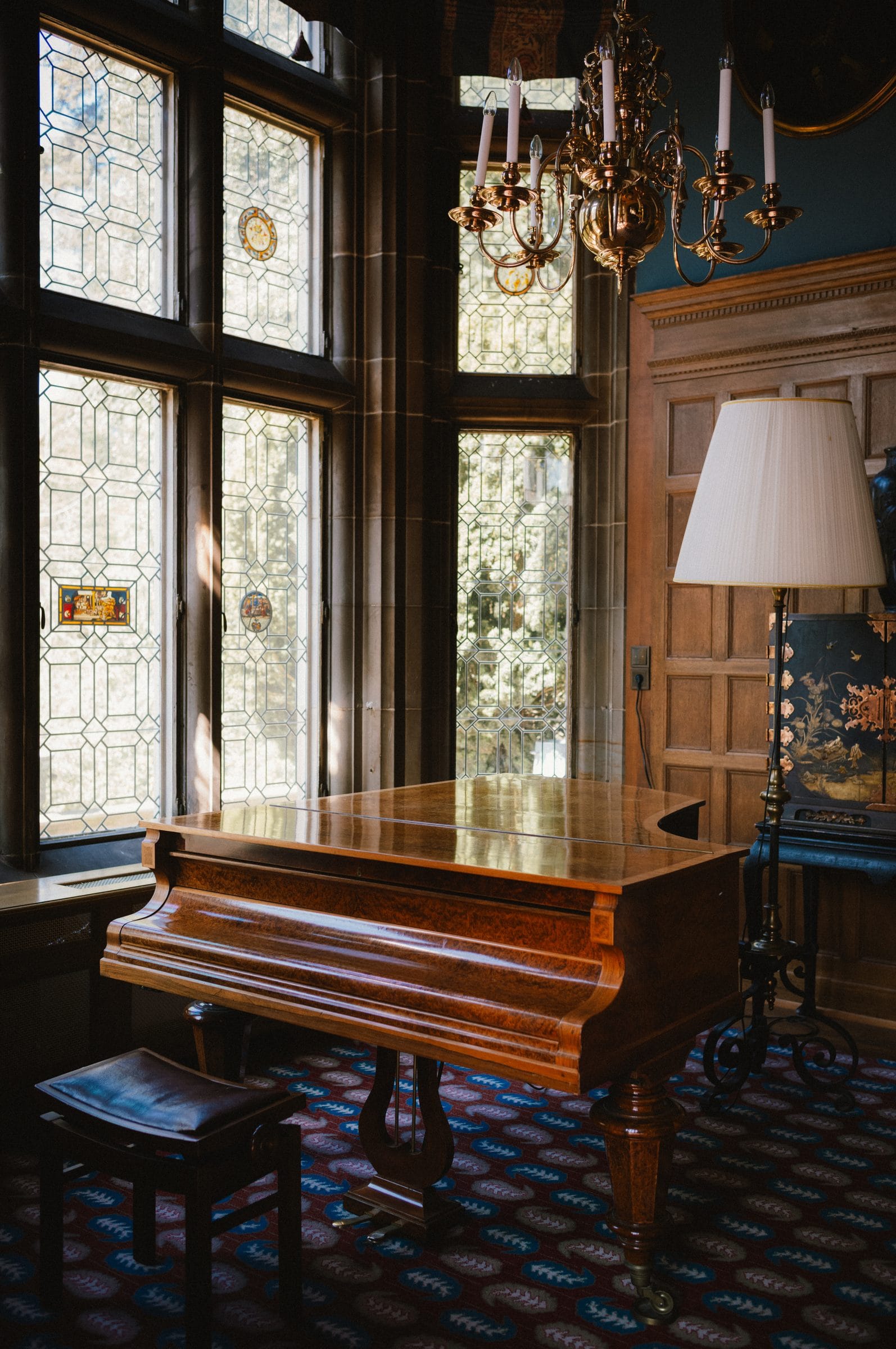 A piano by the window