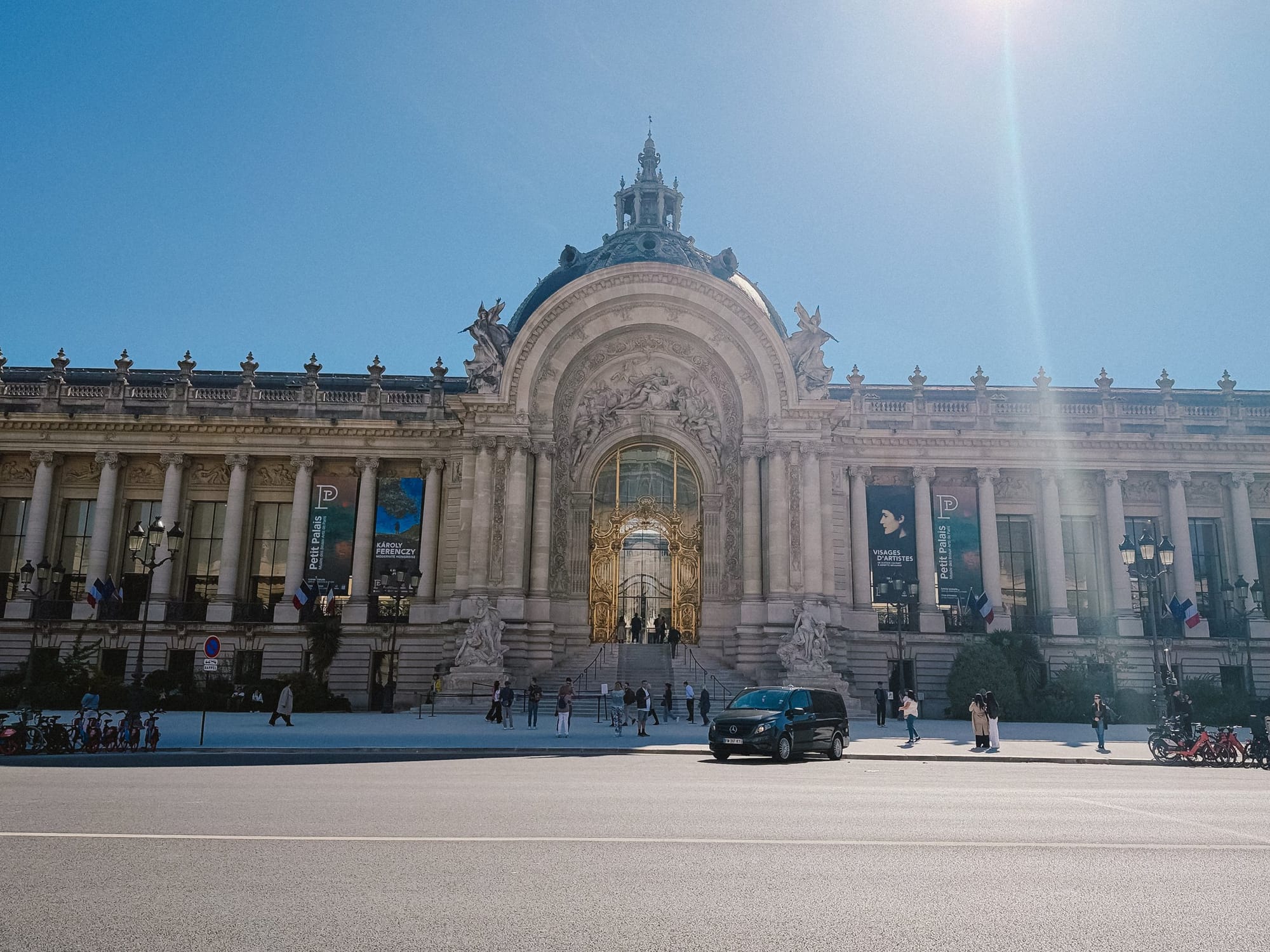 A colonnade across the avenue.