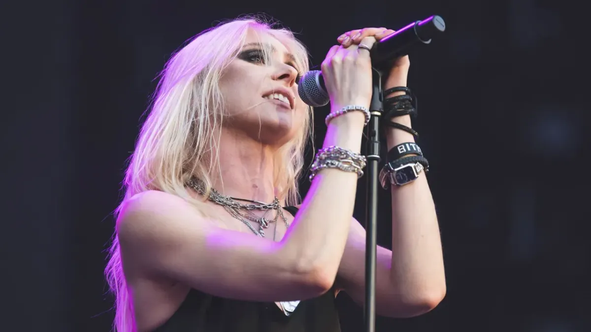 Why Club Venues Beat Stadium Shows: The Death of Intimacy in Modern Live Music
