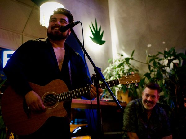 Best Multi-FX Units for Gigging Acoustic Guitarists And Singers