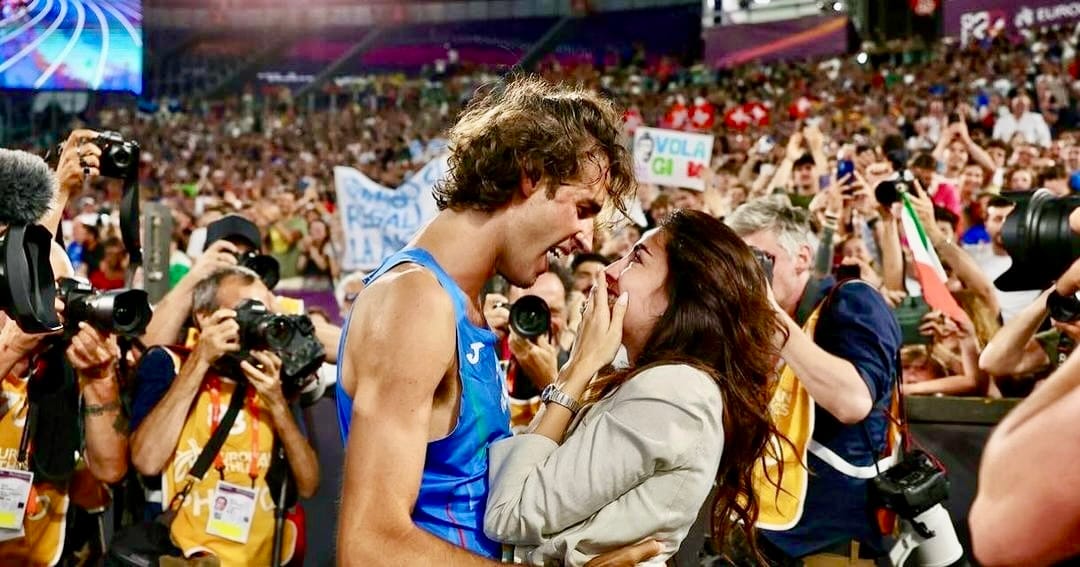 italian high jumper wedding ring seine paris olympics gianmarco tamberi