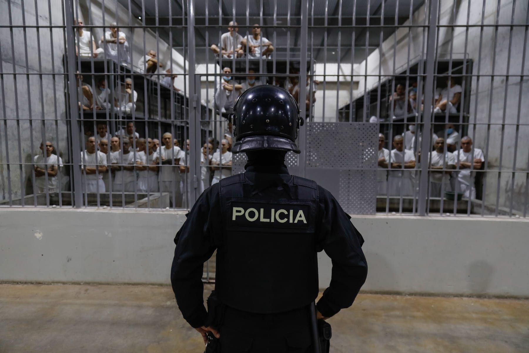 el salvador offers us criminal mega prison cecot