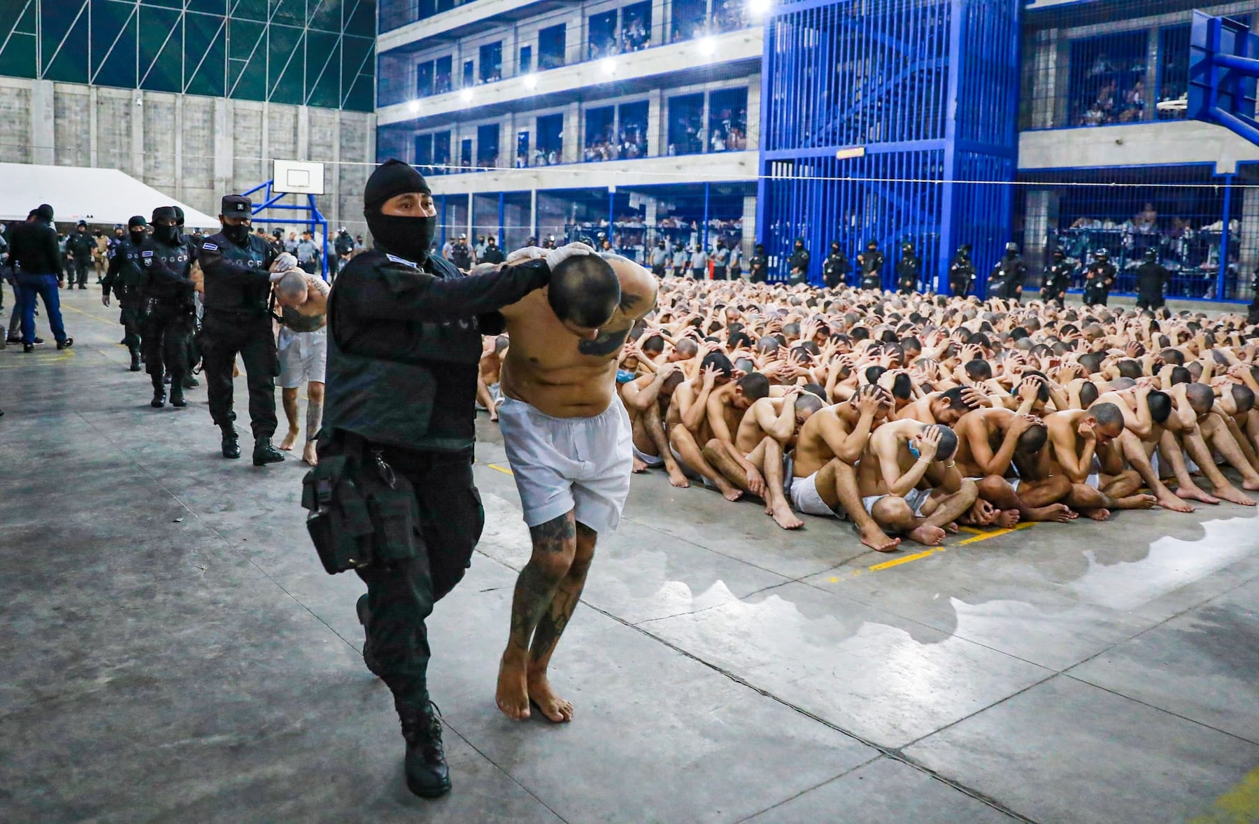 el salvador police arrest criminal