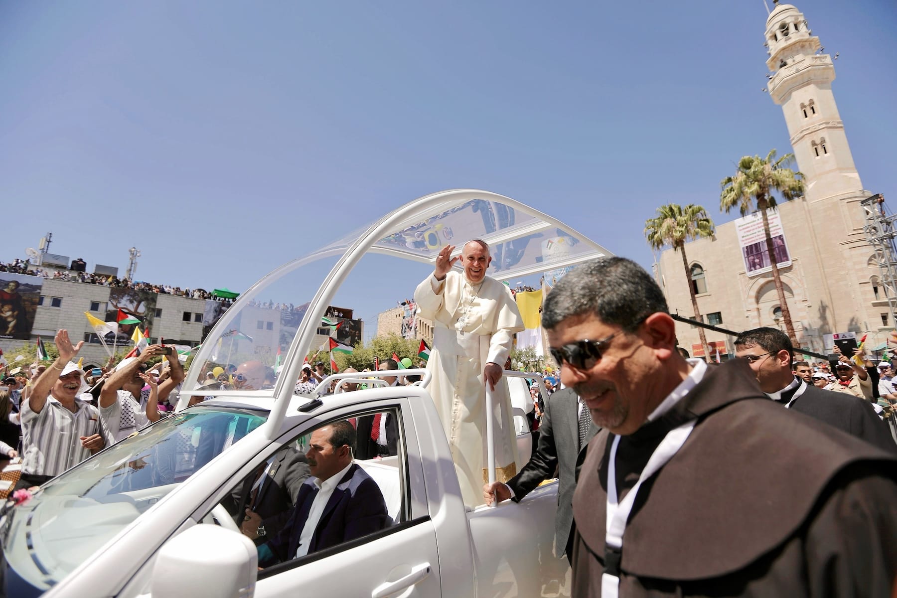 pope francis popemobile bethlehem palestine 2014