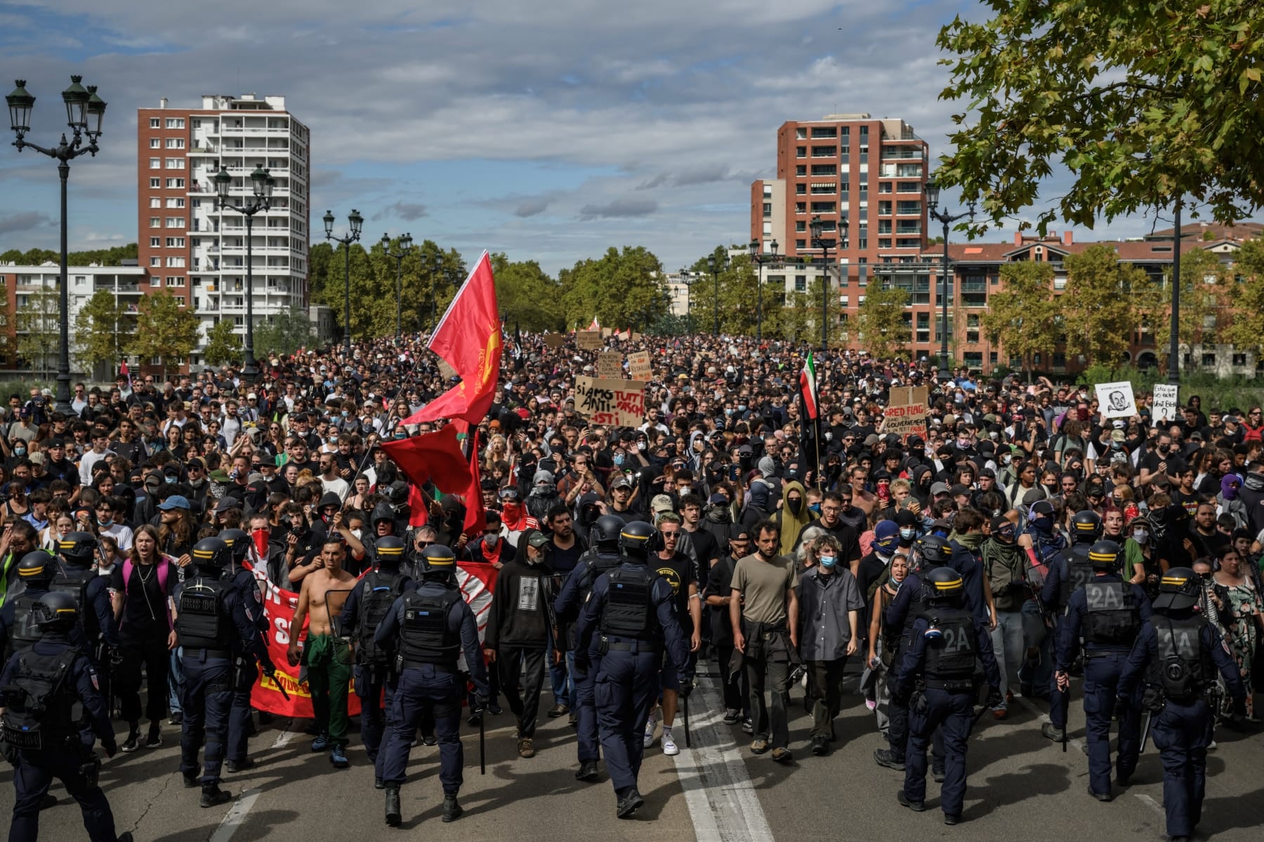 france block everything anti government protest