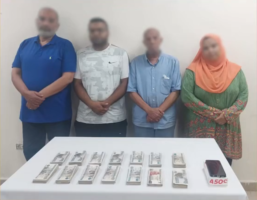 egypt gold bracelet stealing arrest cairo museum