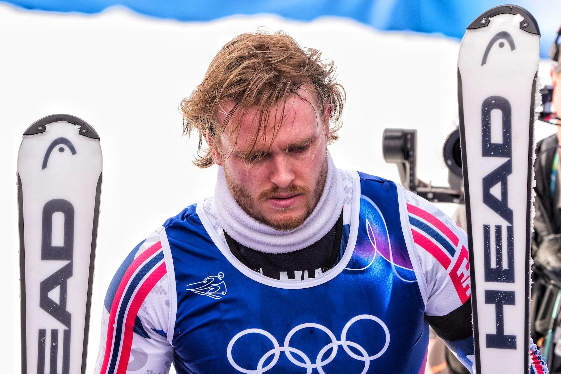 lie mcgrath norwegian slalom skier walk off milan olympics