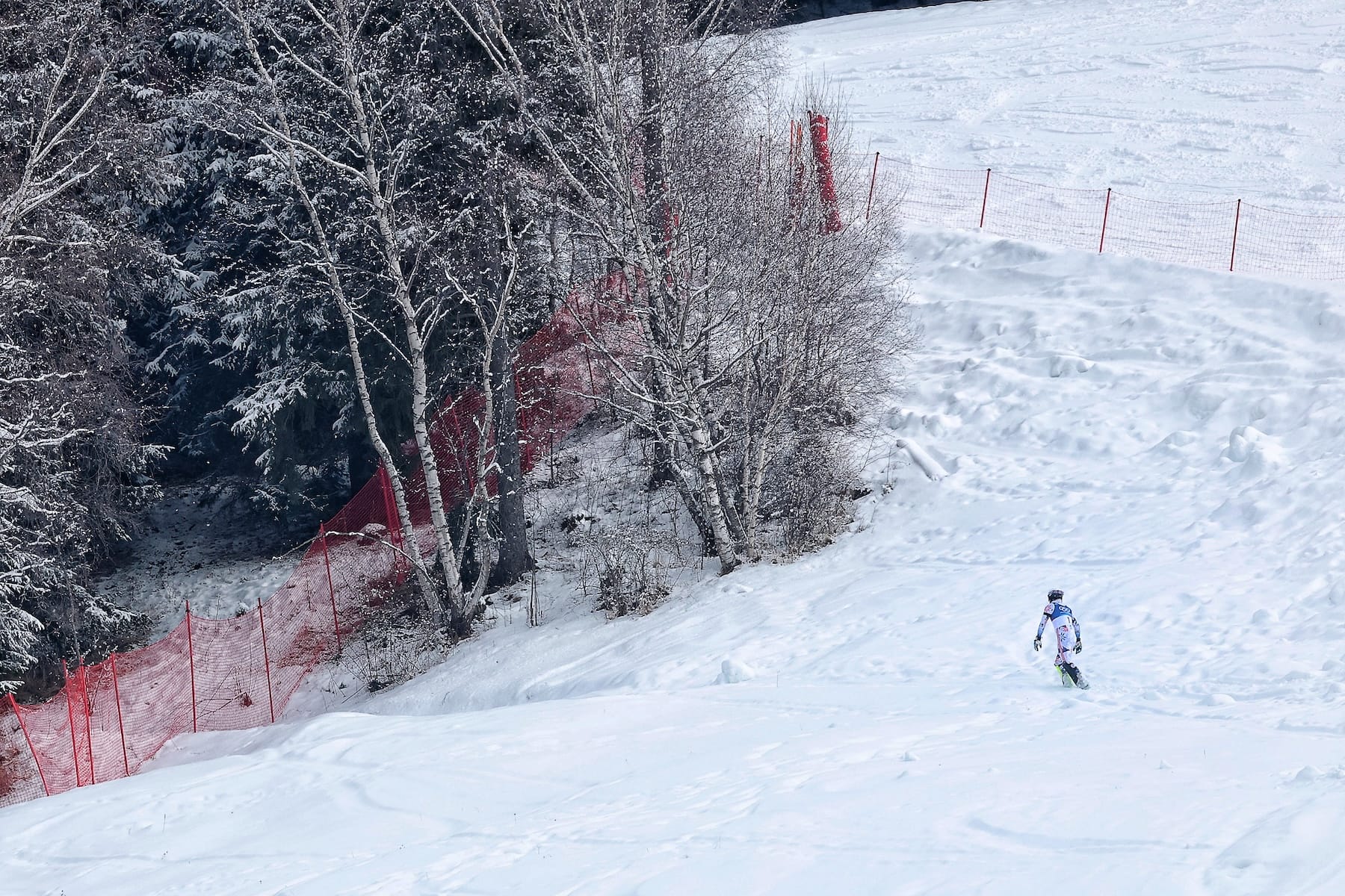 lie mcgrath norwegian slalom skier walk off milan olympics