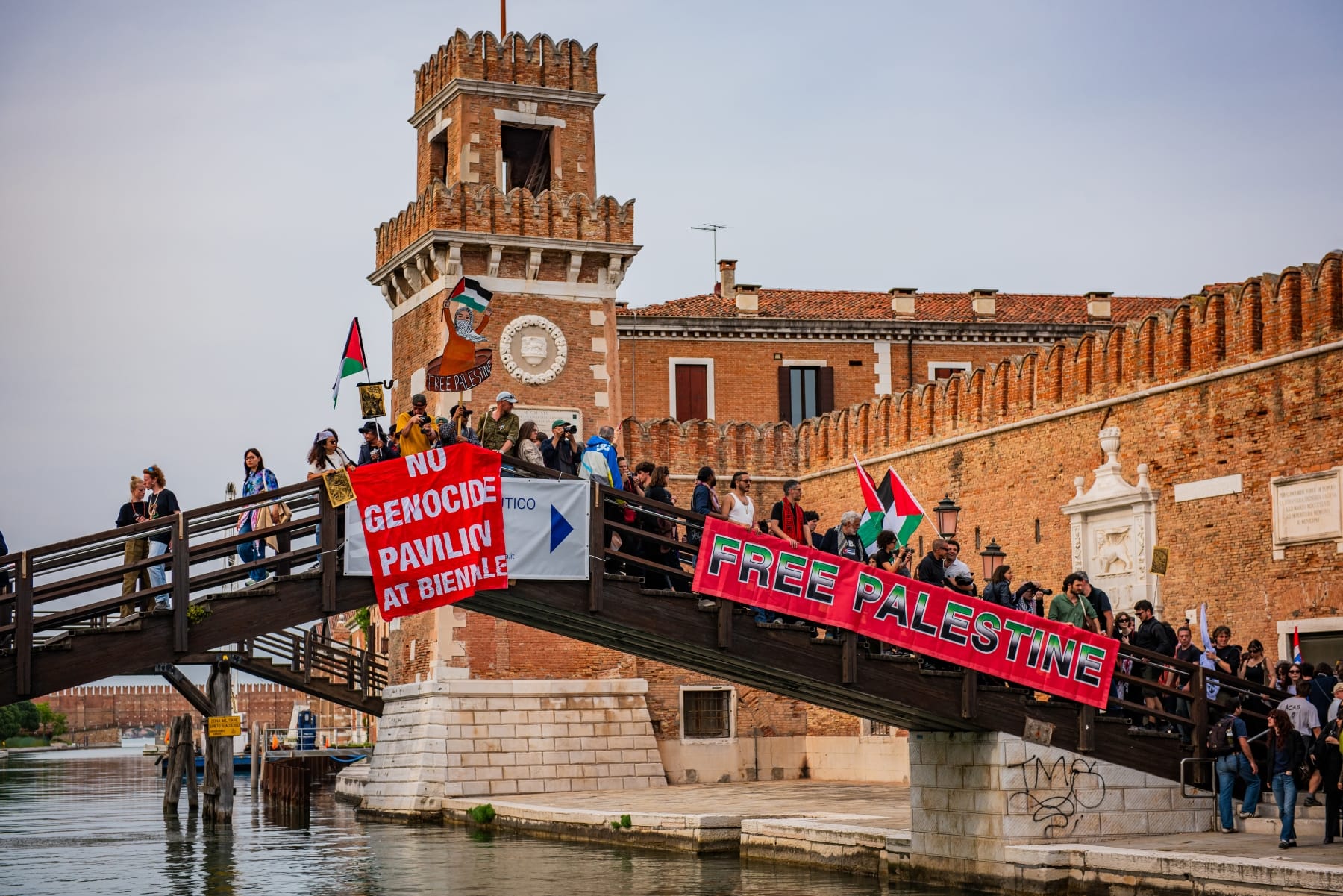 Venice biennale jury resigned 2026 Russia Israel