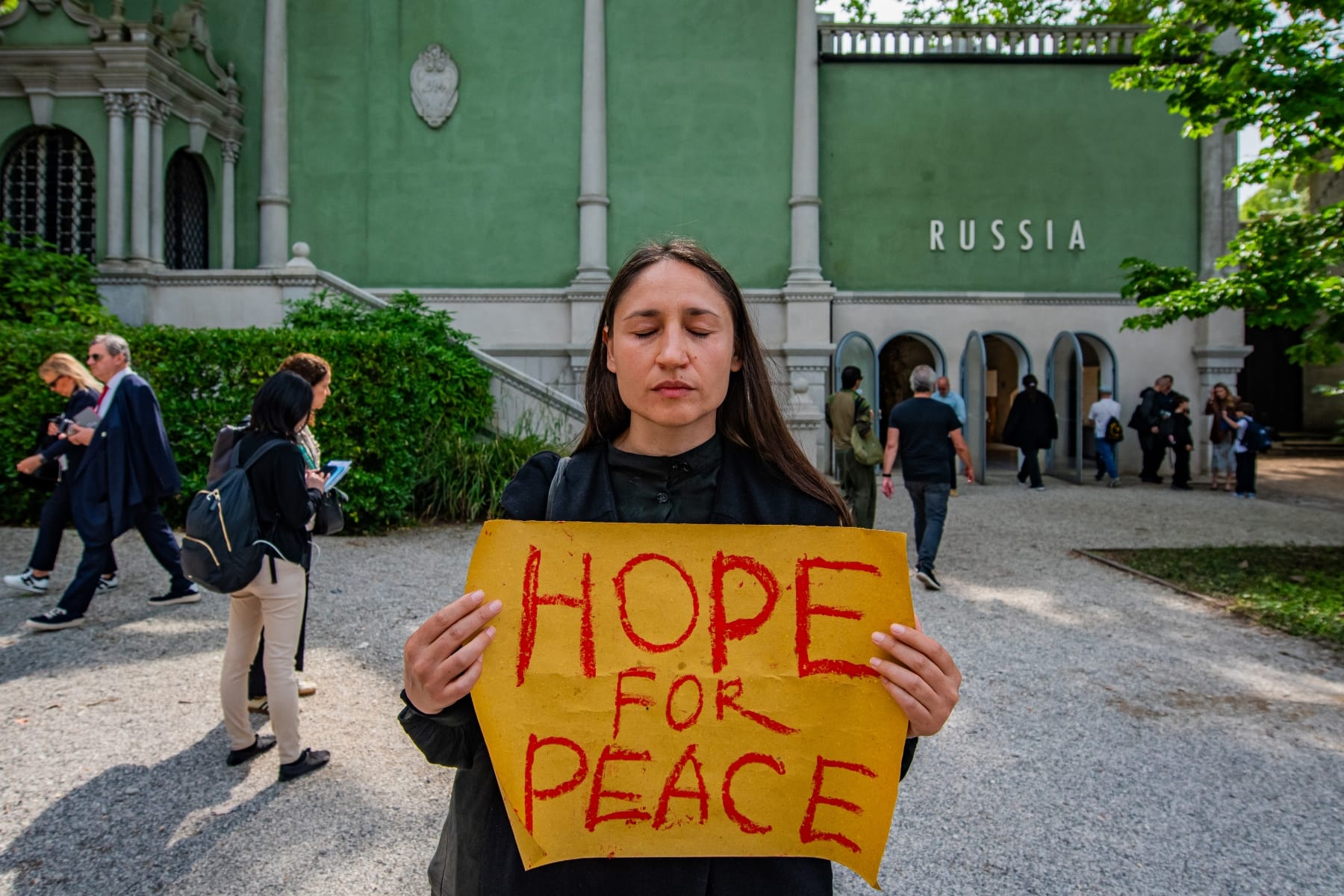 Venice biennale jury resigned 2026 Russia Israel