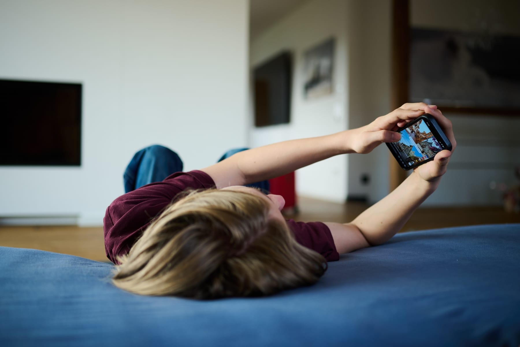 Uk social media curfew 16 17 years old