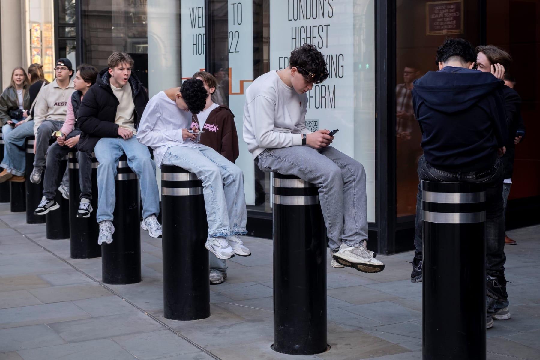 Uk social media curfew 16 17 years old