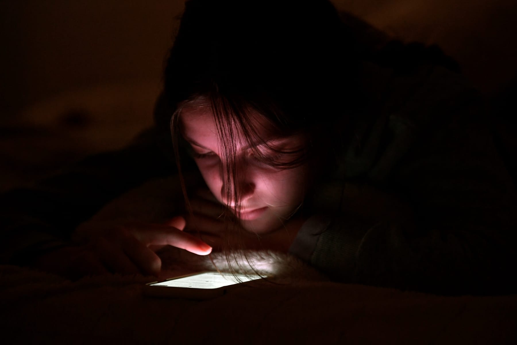 france social media ban children under 15 first eu